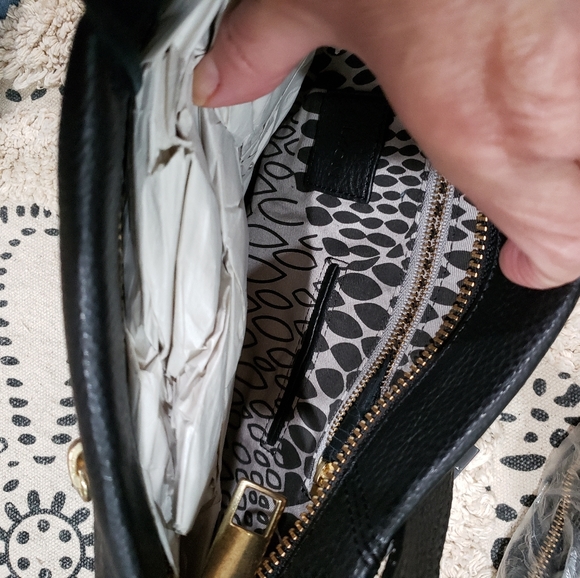 NEW NIXON BLACK LEATHER CROSSBODY BAG - Picture 10 of 13